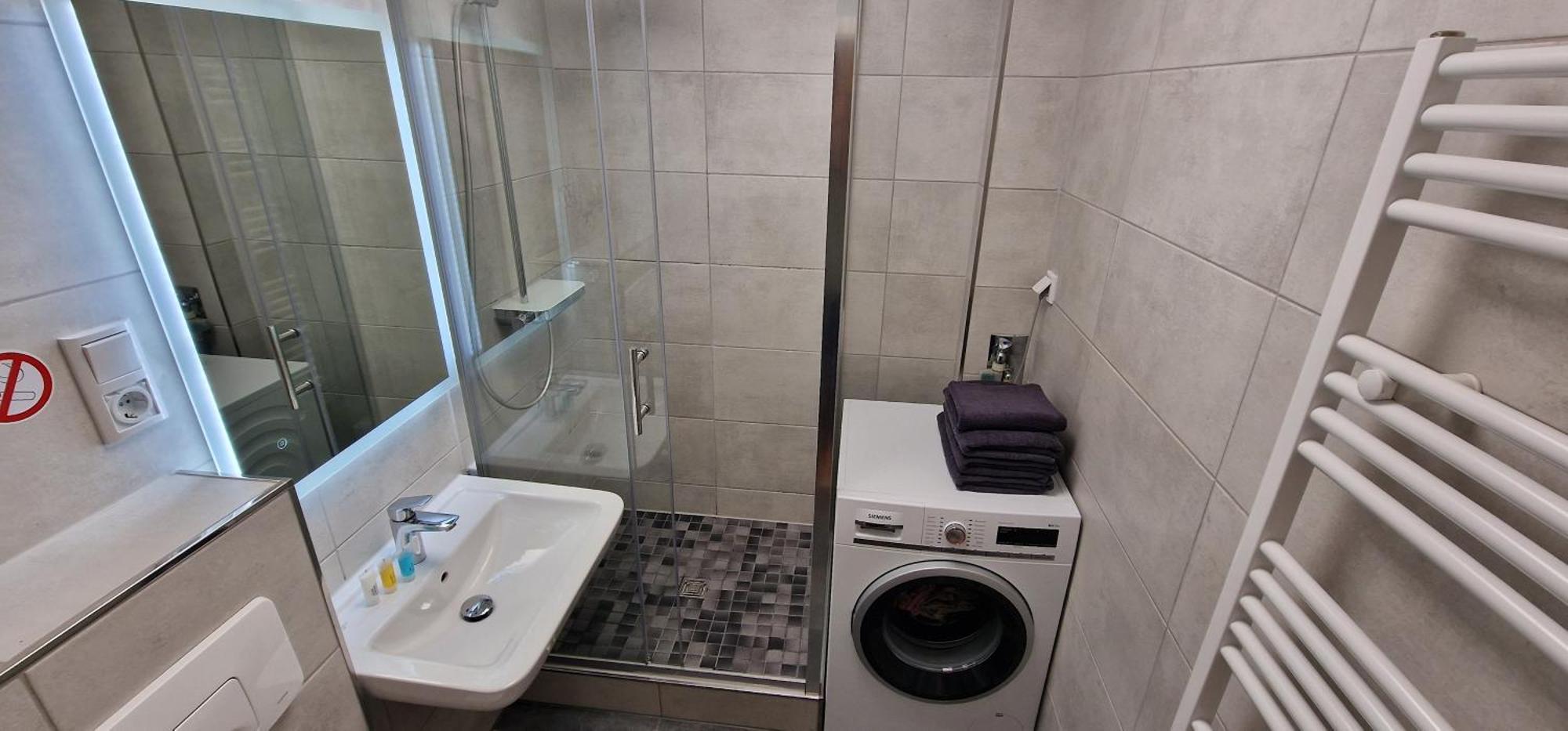 Zentrum Apartment - Oled Tv - Ps4 - Balkon - Parking Chemnitz Zewnętrze zdjęcie